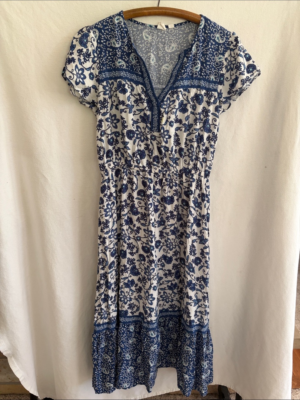 GAP White and Blue Floral Midi Dress